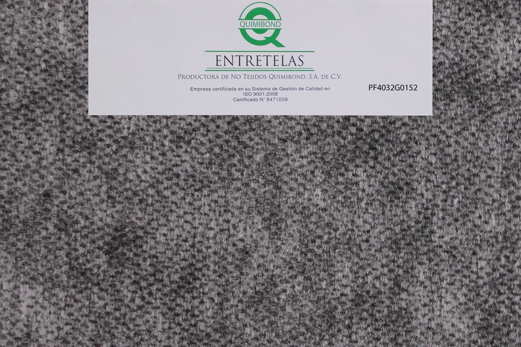 PF4032GO152: Entretela no tejida fusionable 28  gr  PES 100% Gris semi - rigido
